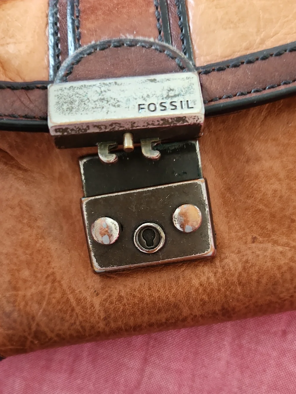 Vintage Classic Fossil Women's Tan & Brown Leather Compact Wallet - Picture 3 of 13